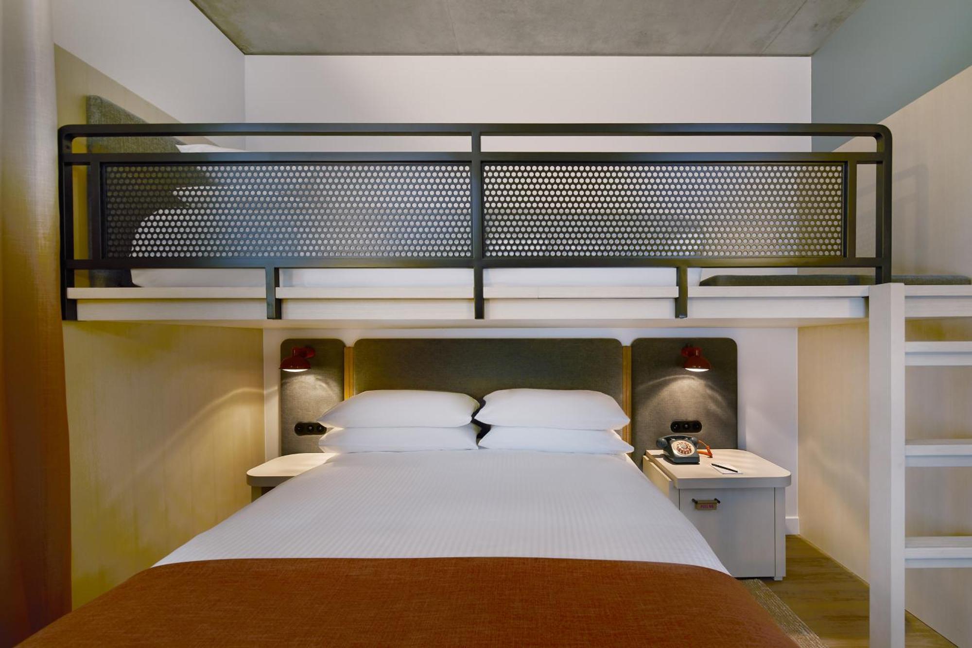 Moxy Airport 4* Sydney